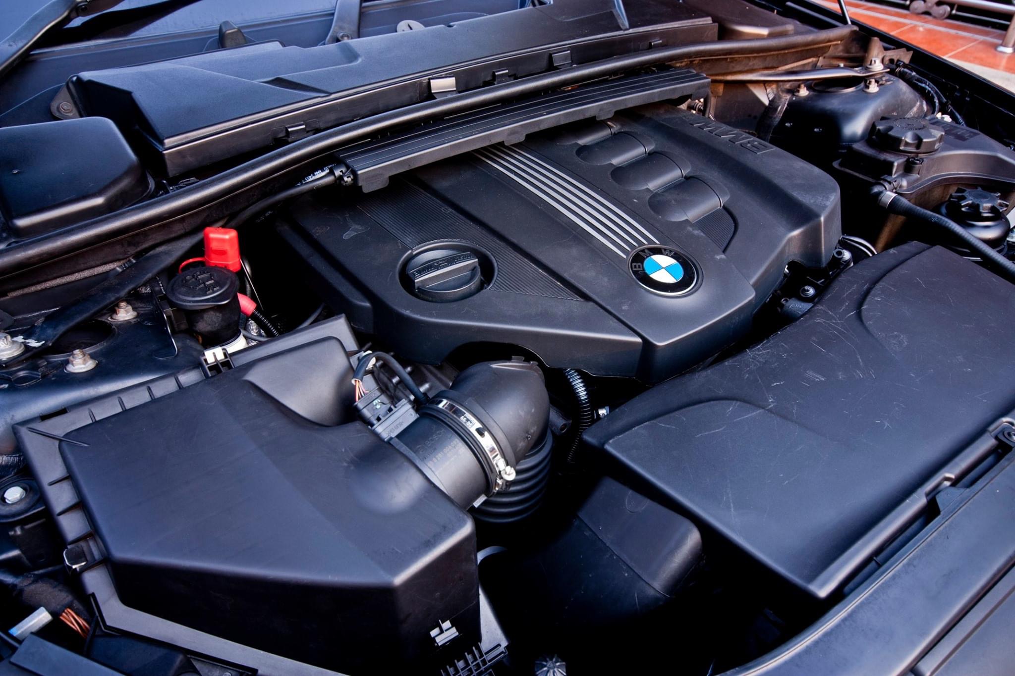 BMW 3 Series E90 320d ปี 2011 สีดำ (รูปที่ 10)