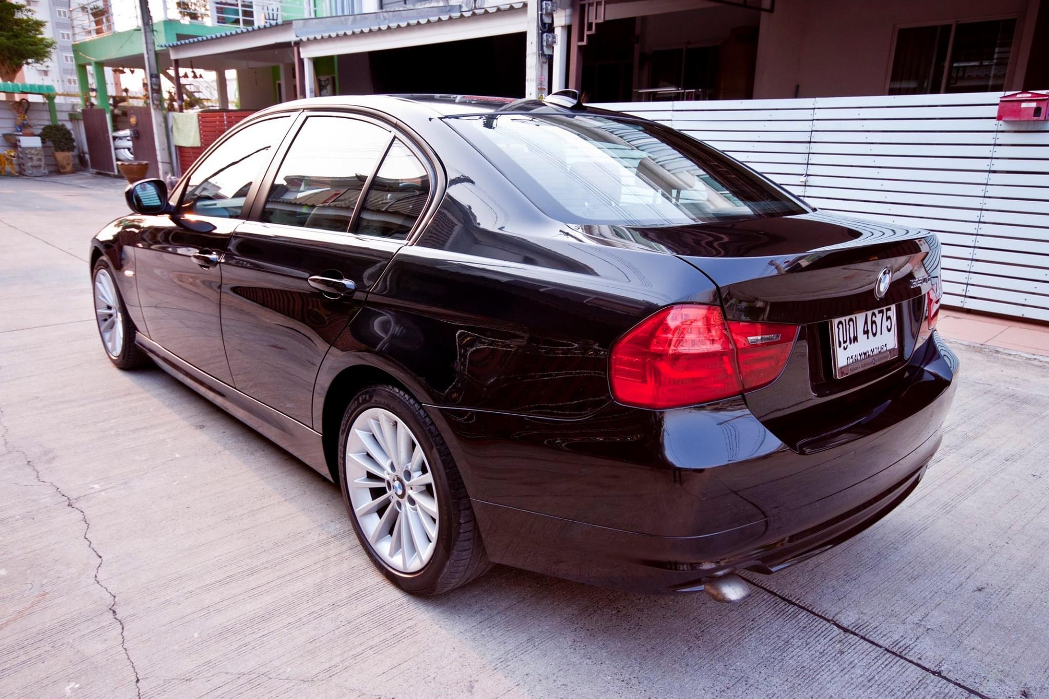 BMW 3 Series E90 320d ปี 2011 สีดำ (รูปที่ 4)