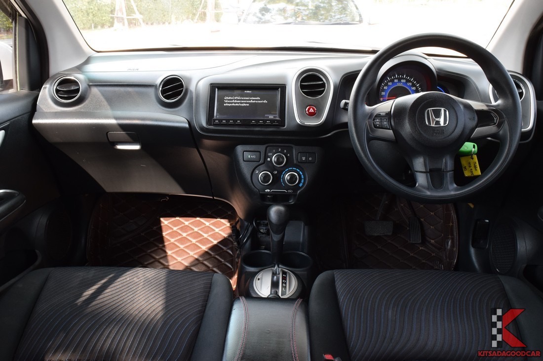 Honda Mobilio ปี 2014 สีขาว (รูปที่ 6)