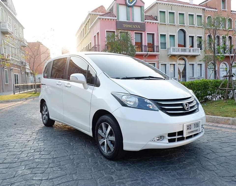 Honda Freed ปี 2011 สีขาว