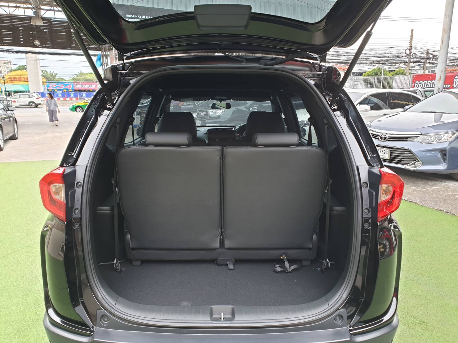 Honda BR-V 1.5SV ปี 2018 สีดำ (รูปที่ 5)