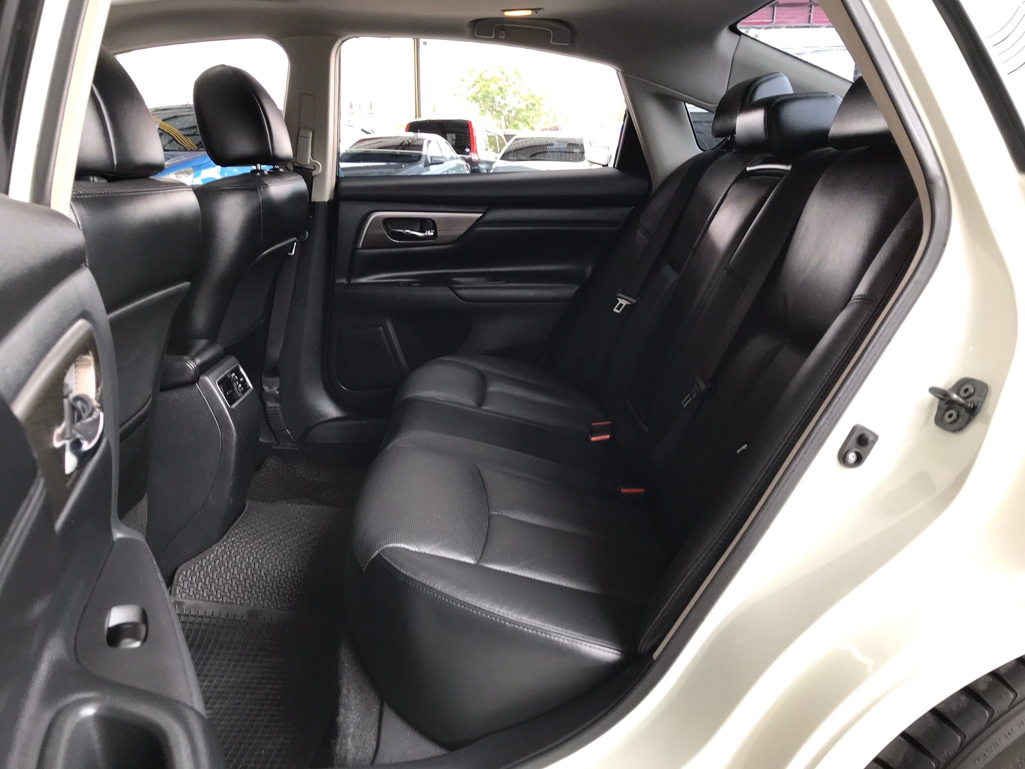 Nissan Teana L33 ปี 2014 สีขาว (รูปที่ 9)
