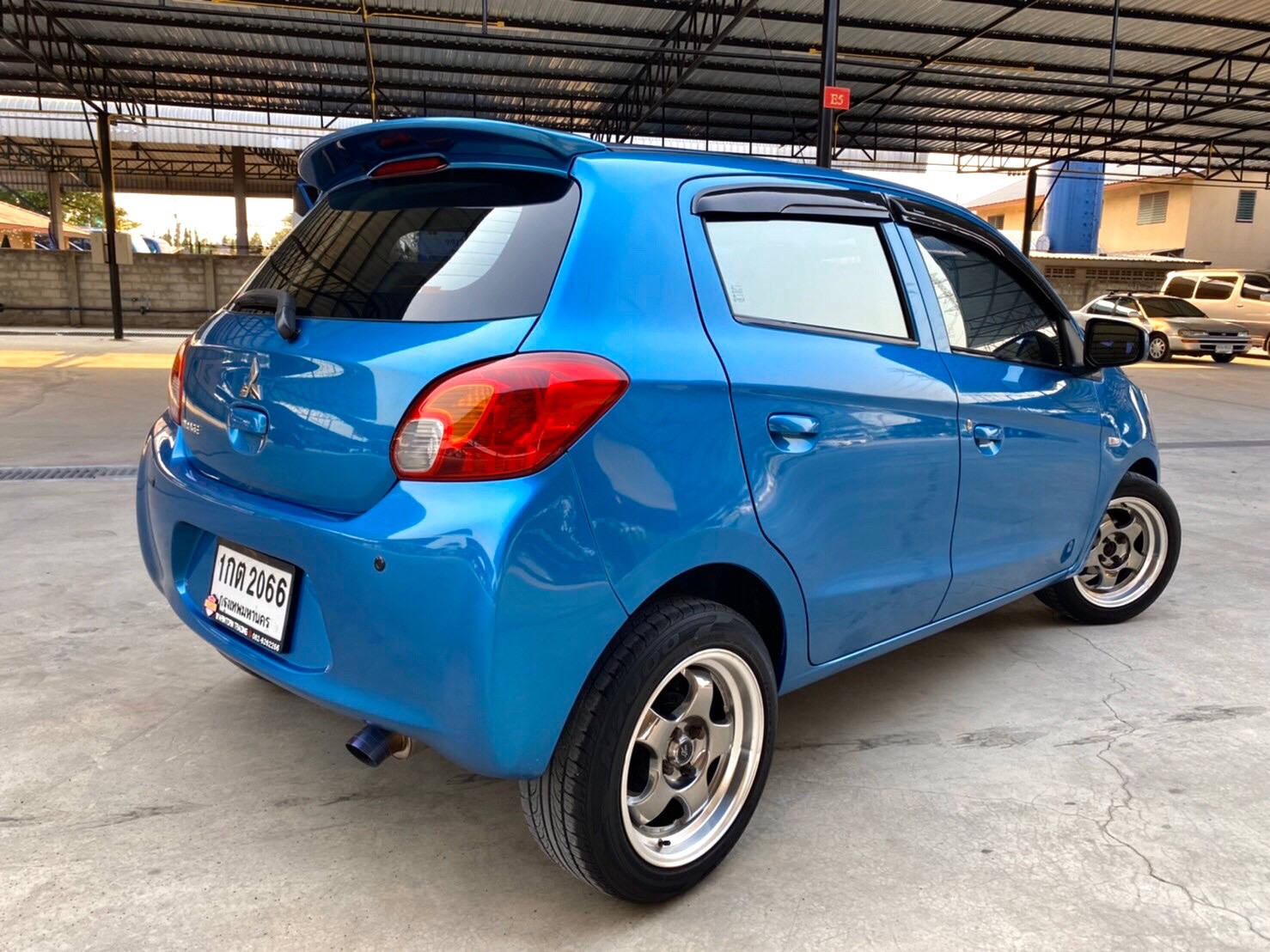 Mitsubishi Mirage ปี 2012 สีฟ้า (รูปที่ 6)