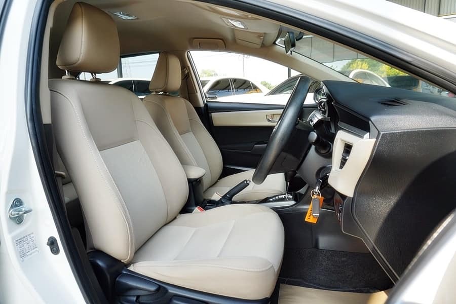 Toyota Corolla Altis ปี 2014 สีขาว (รูปที่ 6)