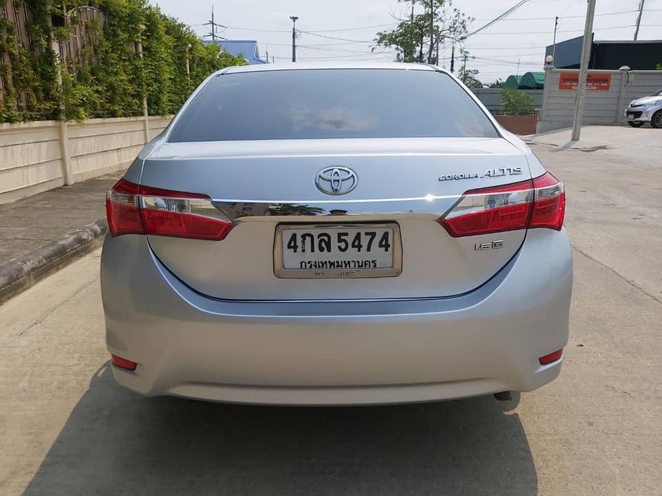 Toyota Corolla Altis ปี 2015 สีเงิน