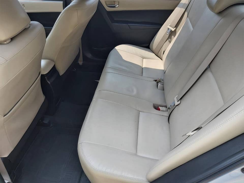 Toyota Corolla Altis ปี 2015 สีเงิน (รูปที่ 12)