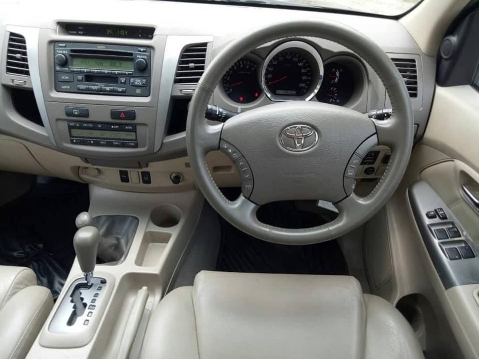 Toyota Fortuner ปี 2006 สีดำ