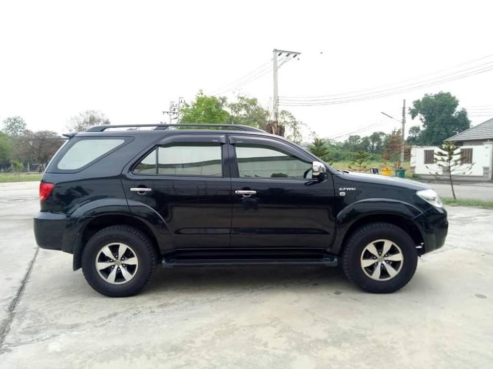 Toyota Fortuner ปี 2006 สีดำ