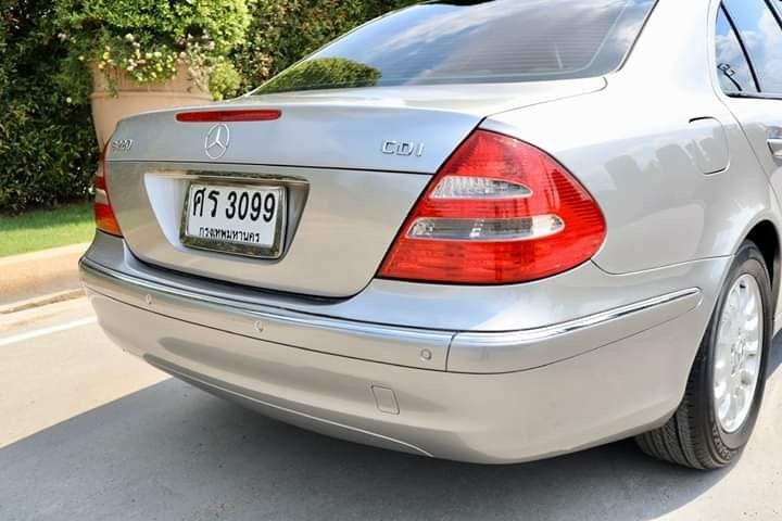 Mercedes-Benz E-Class W211 E220 ปี 2005 สีเงิน (รูปที่ 9)