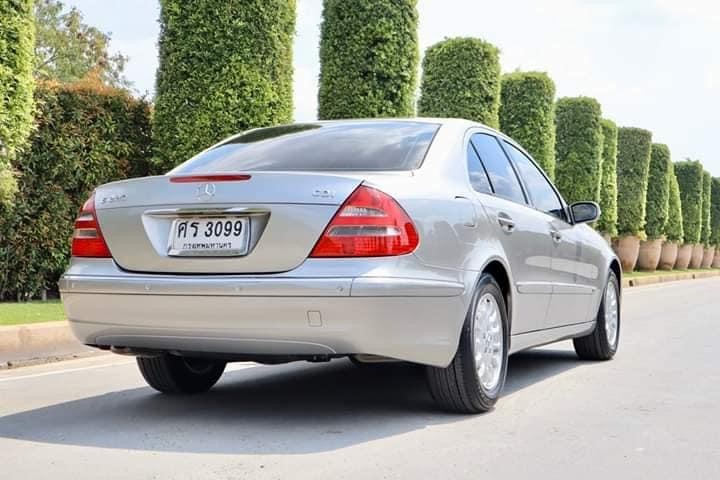 Mercedes-Benz E-Class W211 E220 ปี 2005 สีเงิน