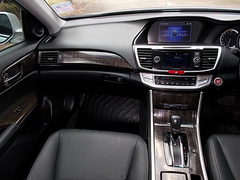 Honda Accord ปี 2013 สีเทา (รูปที่ 10)