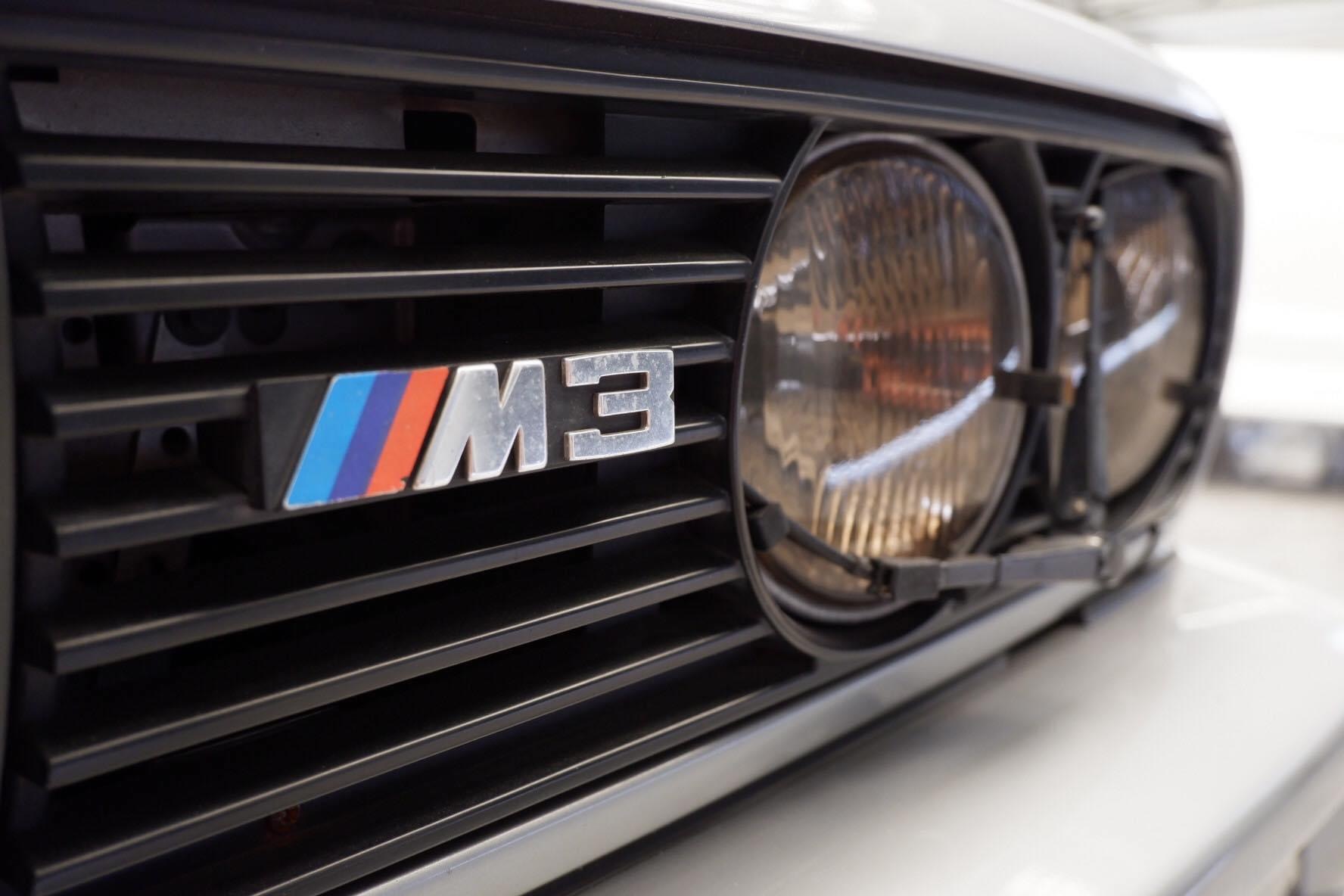 BMW 3 Series E30 M3 ปี 1988 สีเทา (รูปที่ 22)