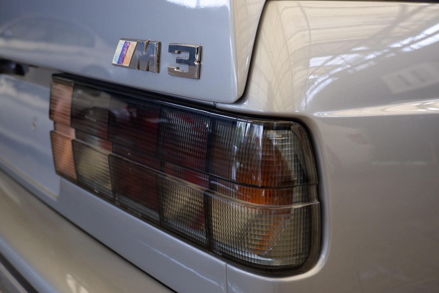 BMW 3 Series E30 M3 ปี 1988 สีเทา (รูปที่ 17)