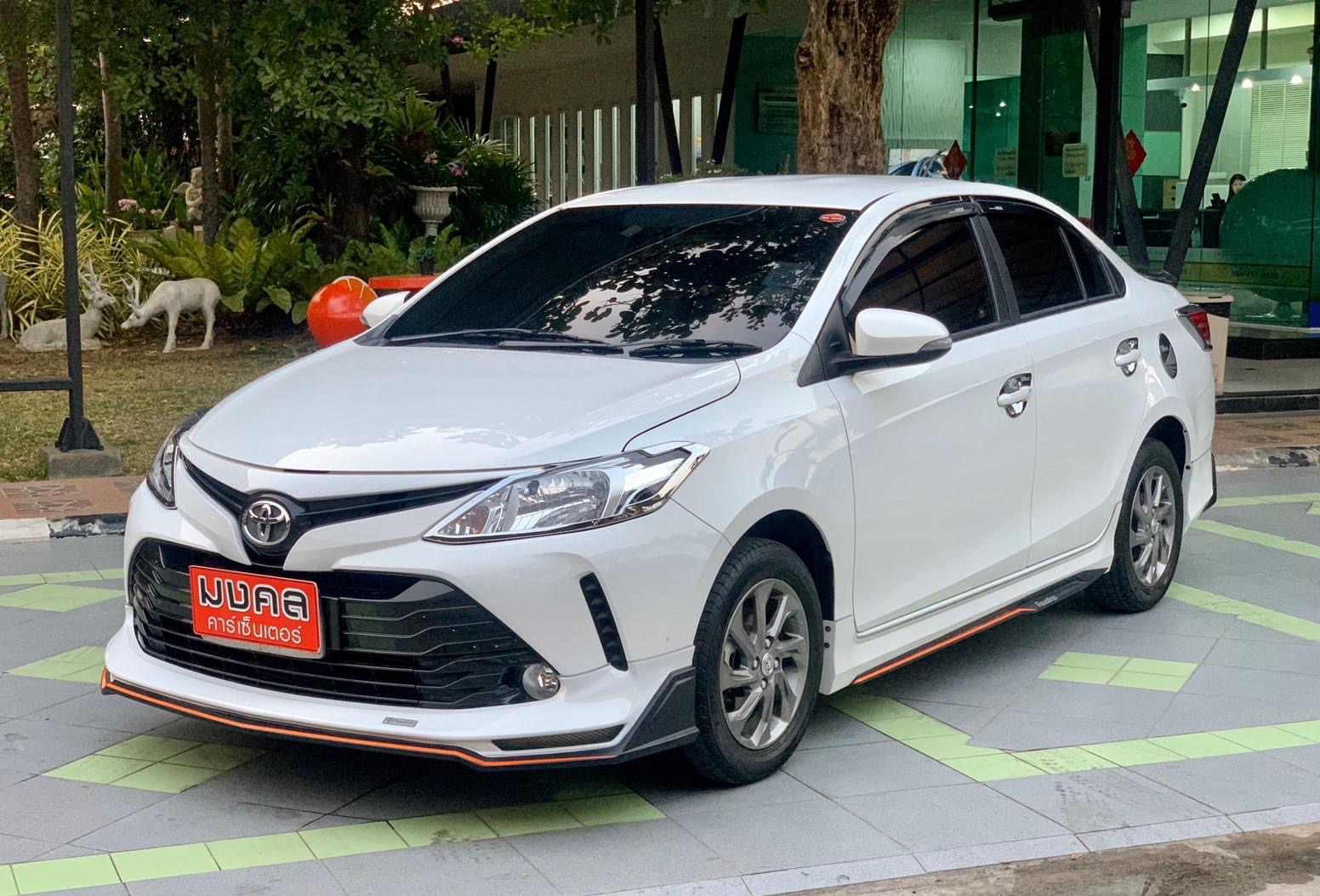 Toyota Vios ไมเนอร์เชนจ์ ปี 2017 สีขาว