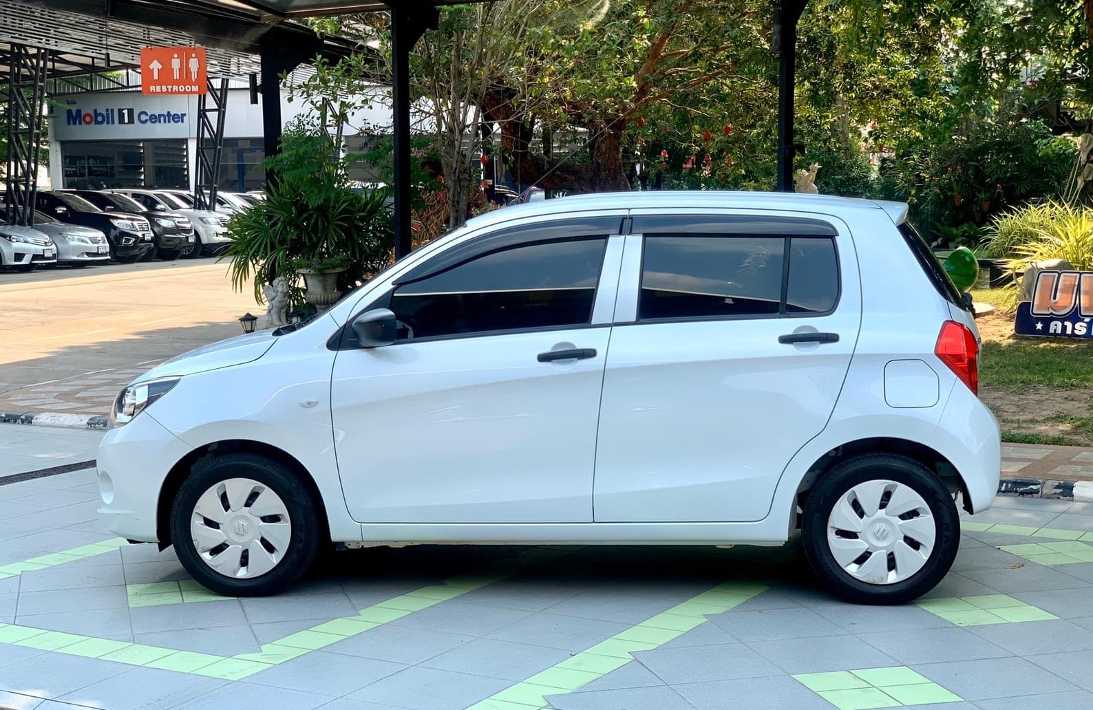 Suzuki Celerio ปี 2015 สีขาว