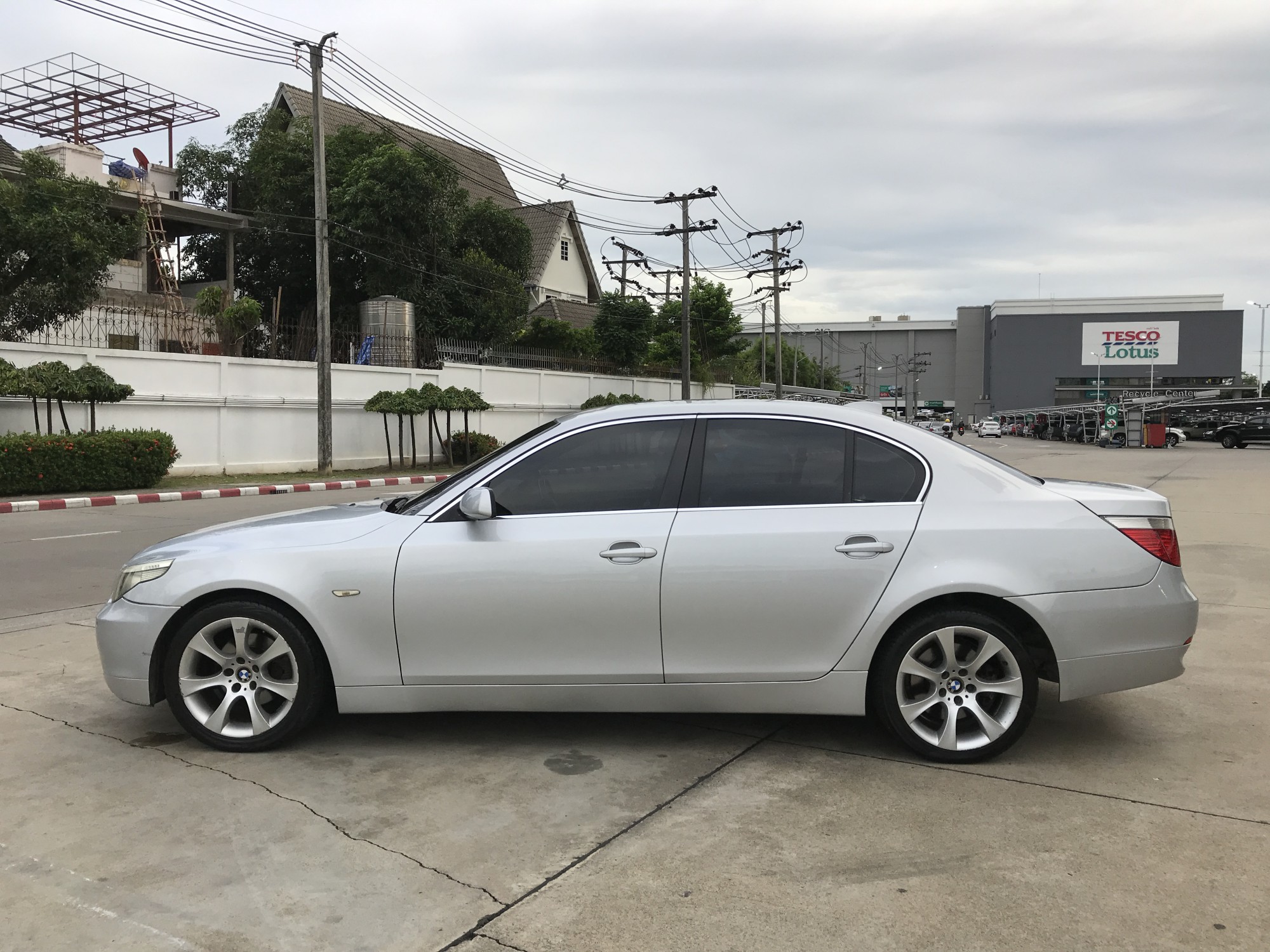 BMW 5 Series Gen5 E60 520i ปี 2004 สีเทา (รูปที่ 5)