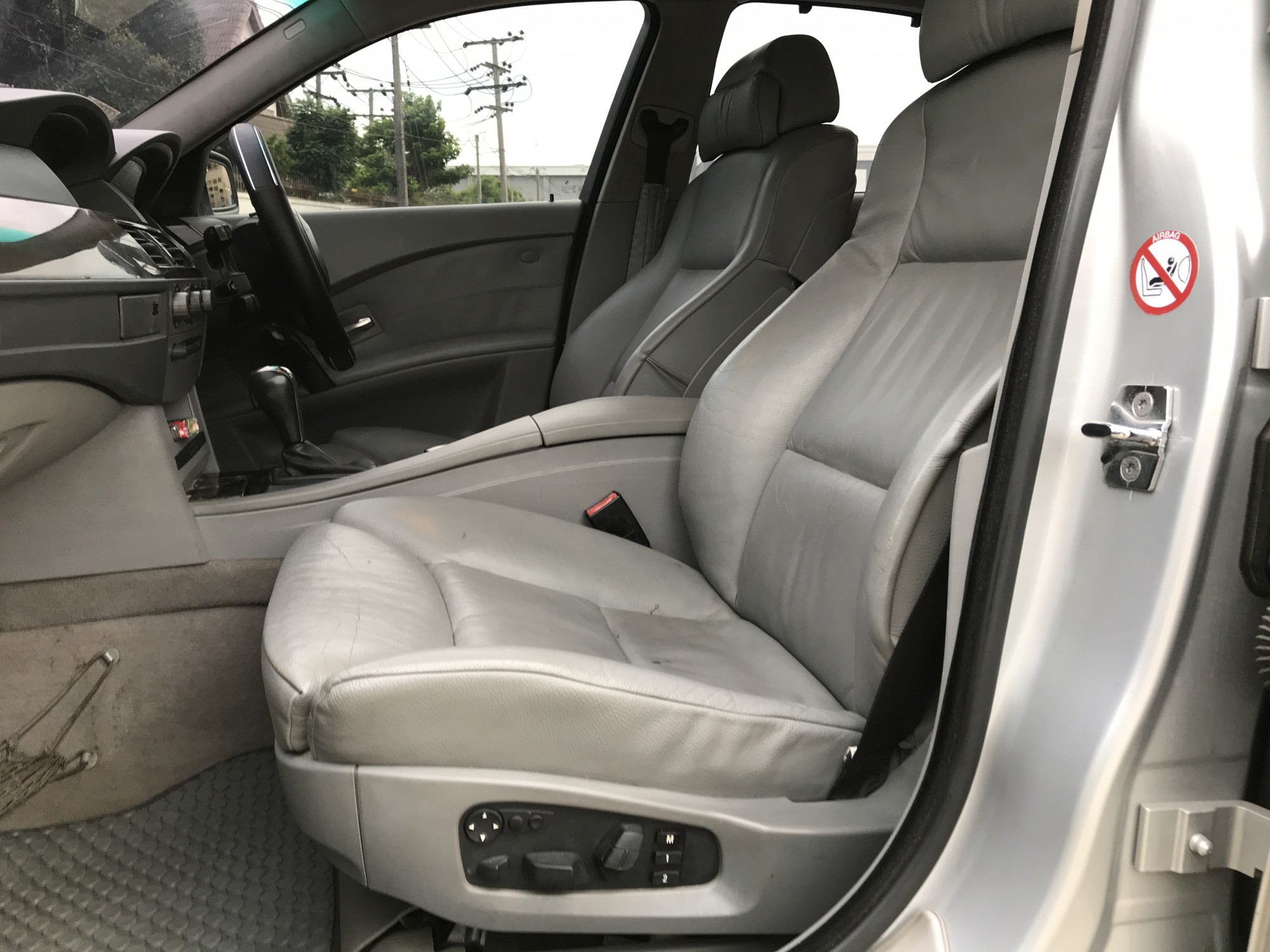 BMW 5 Series Gen5 E60 520i ปี 2004 สีเทา (รูปที่ 11)