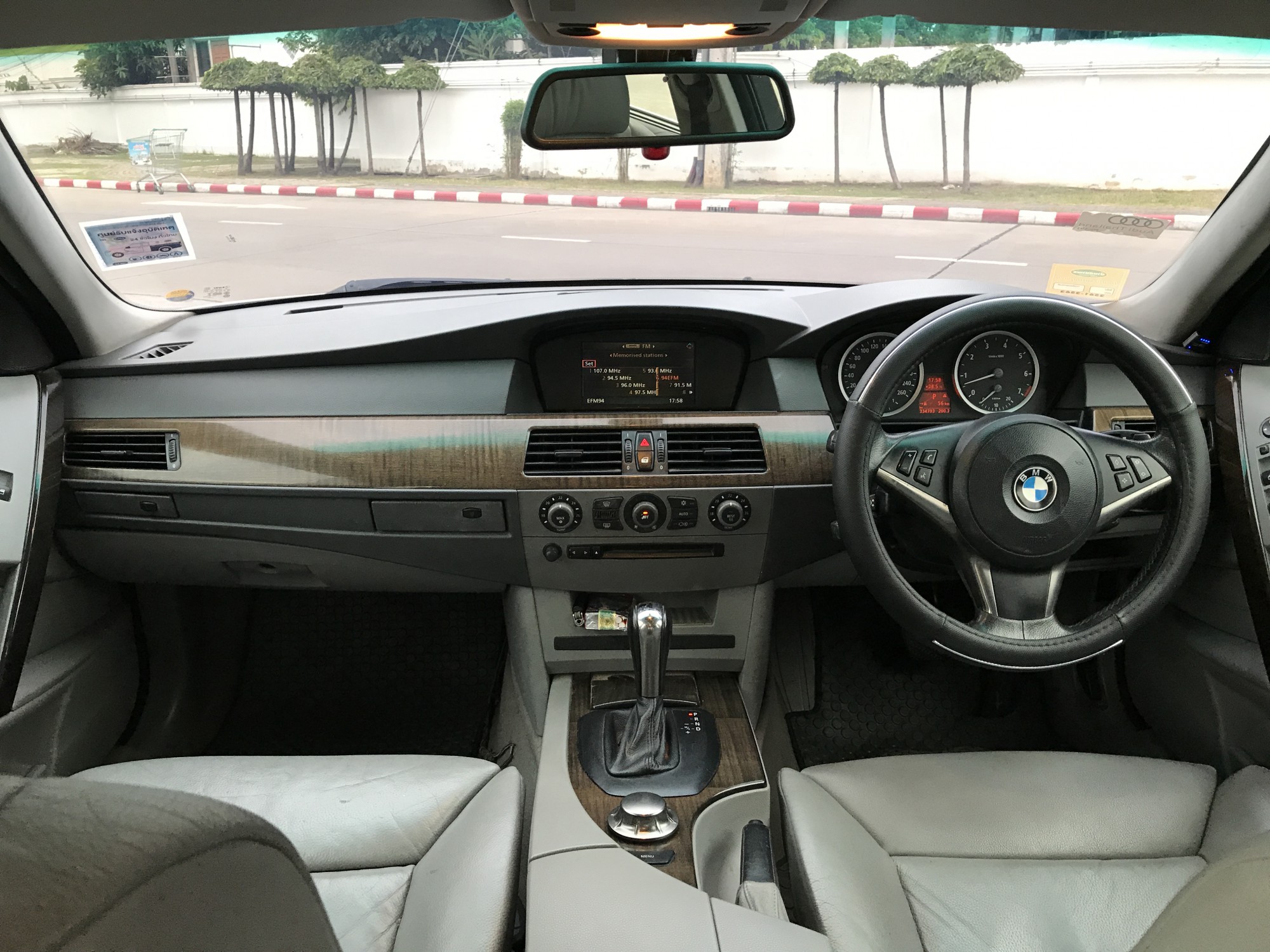 BMW 5 Series Gen5 E60 520i ปี 2004 สีเทา (รูปที่ 14)