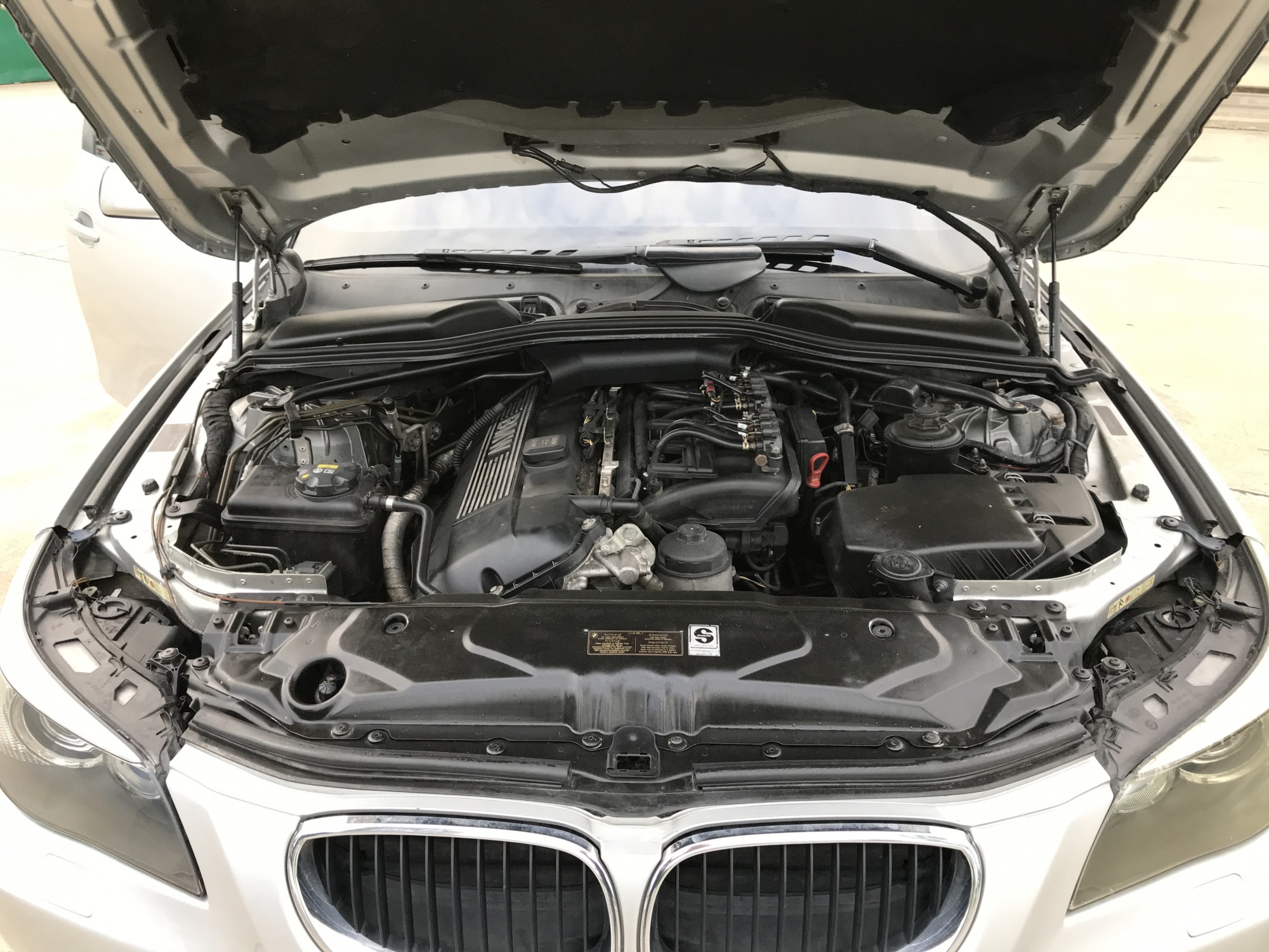 BMW 5 Series Gen5 E60 520i ปี 2004 สีเทา (รูปที่ 15)