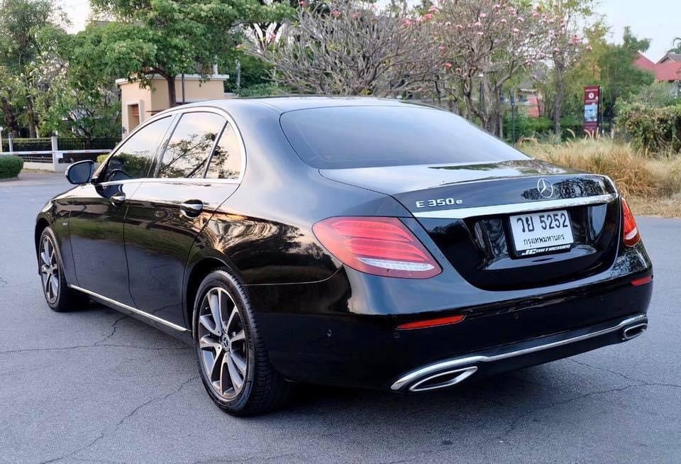 Mercedes-Benz E-Class W213 E350 ปี 2017 สีดำ (รูปที่ 8)