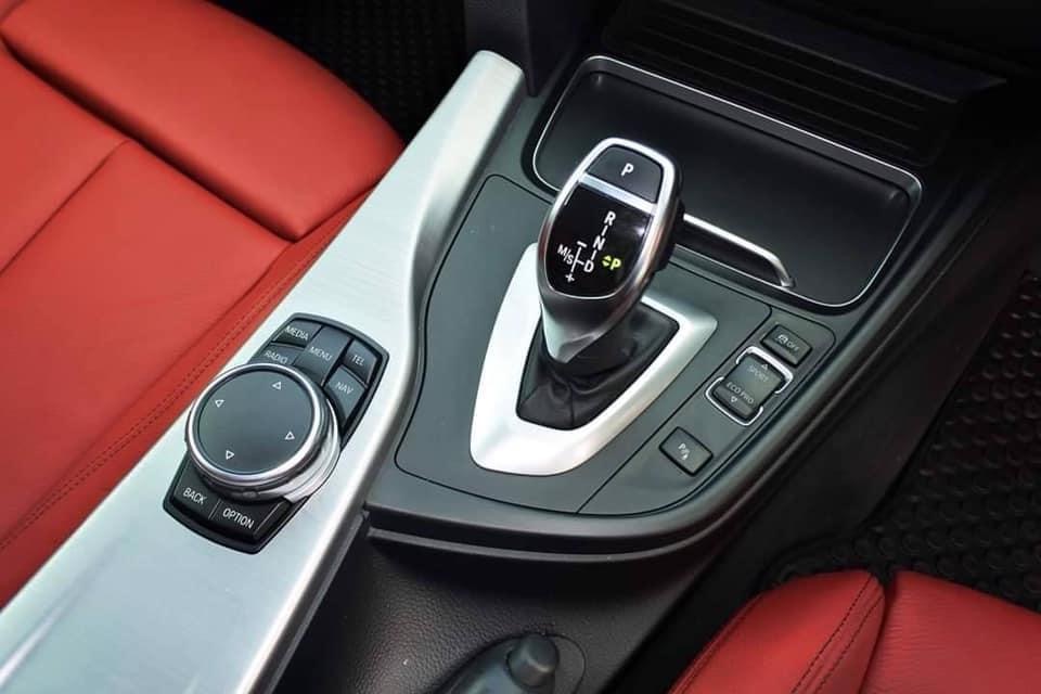 BMW 3 Series F30 320d ปี 2016 สีขาว (รูปที่ 8)