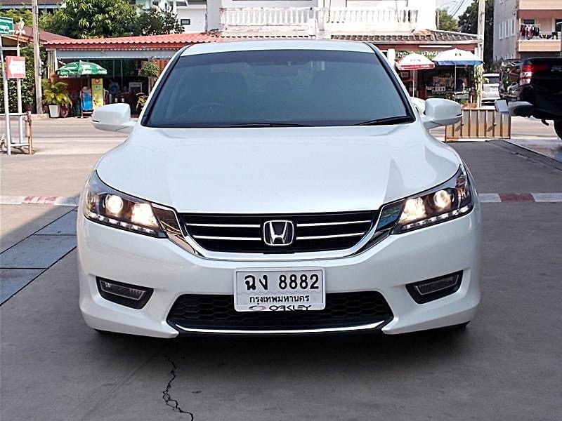 Honda Accord ปี 2013 สีขาว (รูปที่ 3)