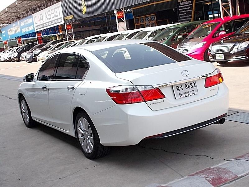 Honda Accord ปี 2013 สีขาว (รูปที่ 4)