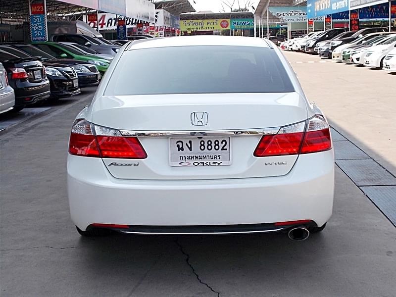 Honda Accord ปี 2013 สีขาว (รูปที่ 5)
