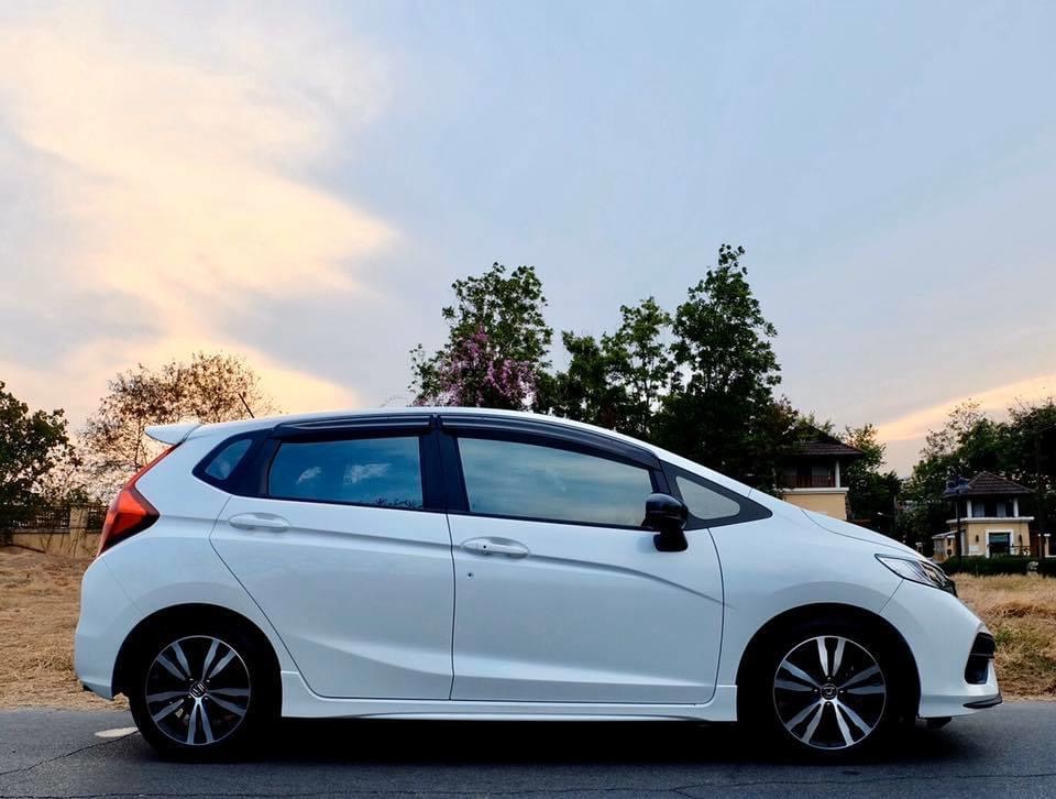 Honda Jazz GK ปี 2018 สีขาว