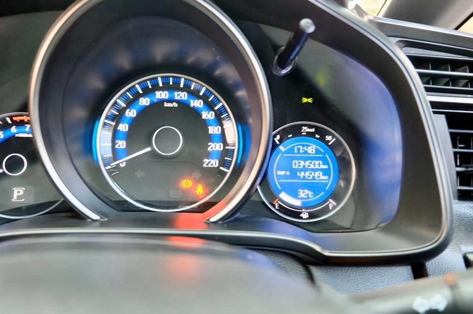 Honda Jazz GK ปี 2018 สีขาว (รูปที่ 15)