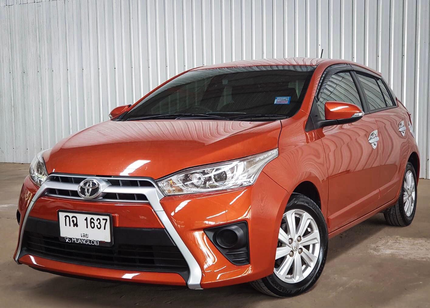Toyota Yaris ปี 2017 สีส้ม