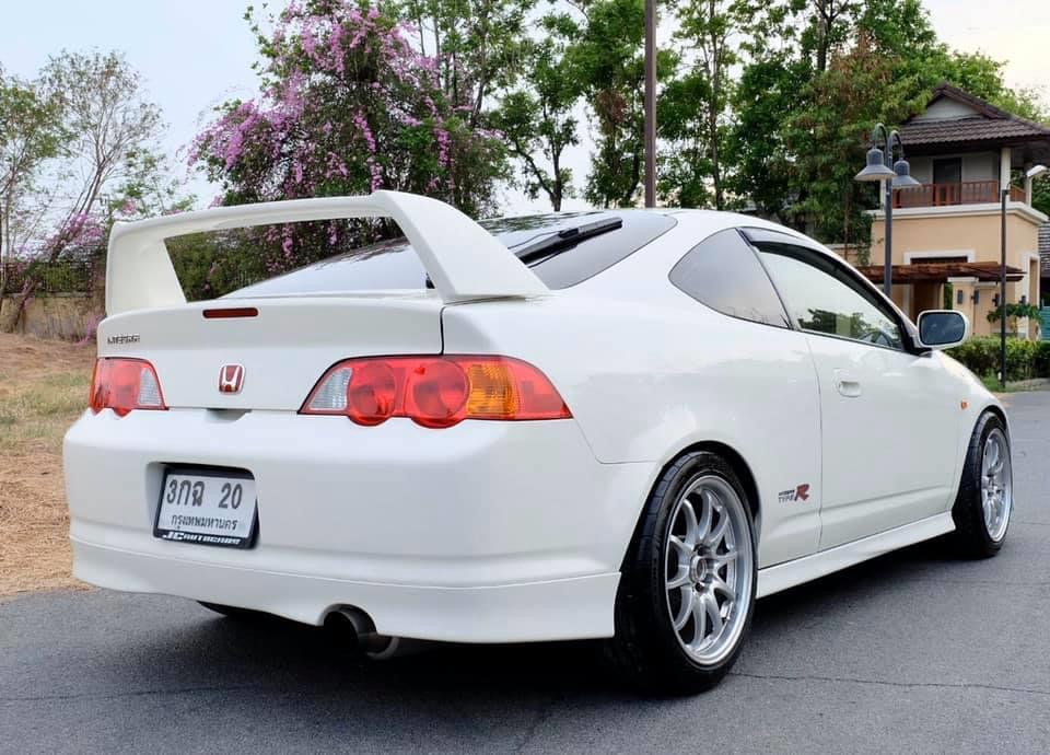 Honda Integra DC5 สีขาว