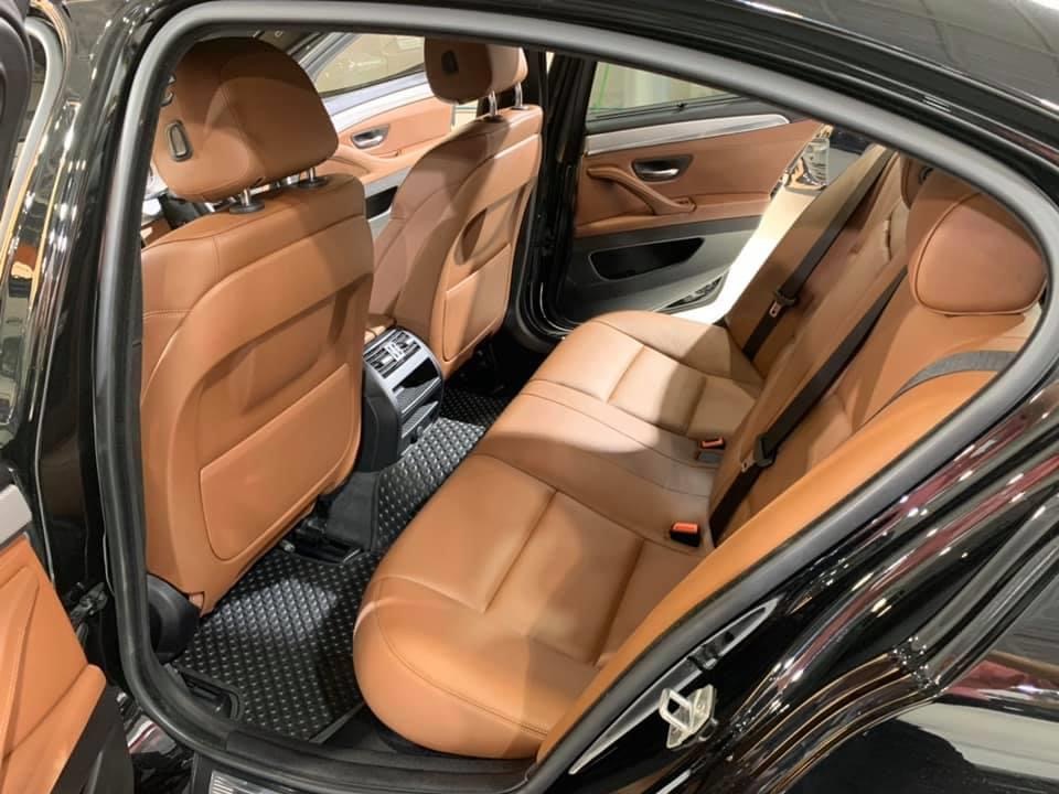 BMW 5 Series F10 520d ปี 2016 สีดำ (รูปที่ 6)