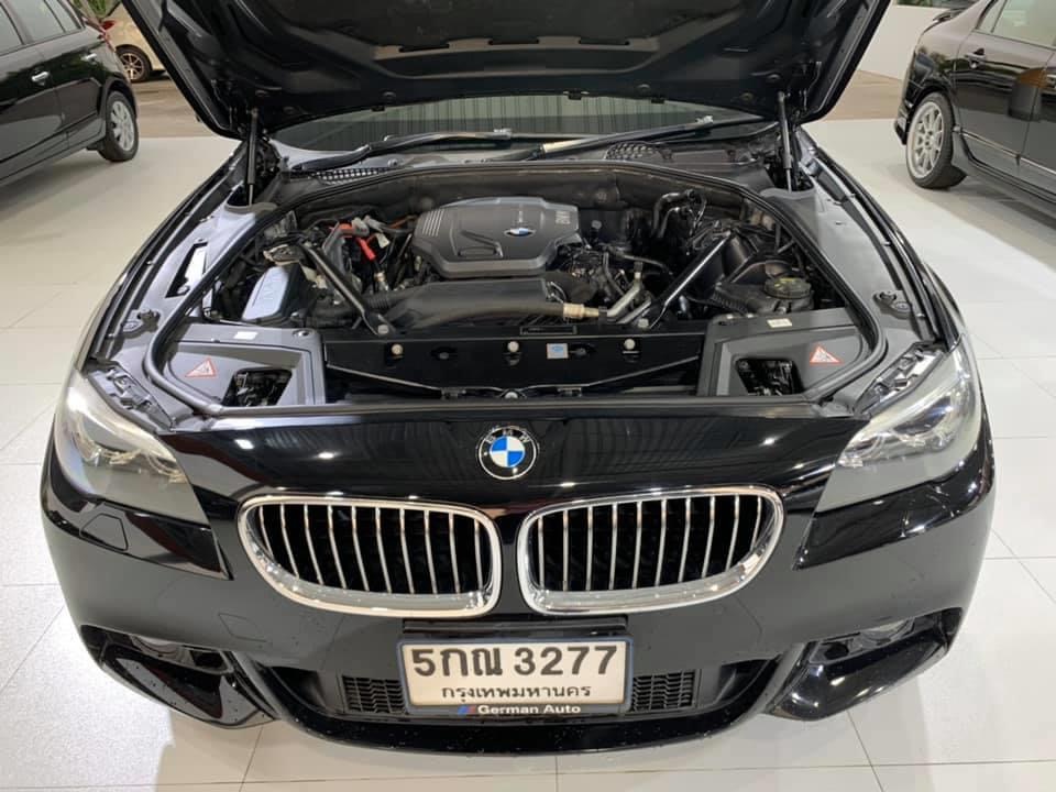 BMW 5 Series F10 520d ปี 2016 สีดำ (รูปที่ 7)