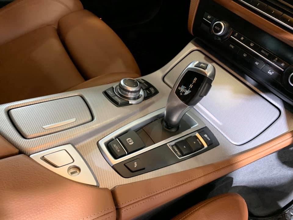 BMW 5 Series F10 520d ปี 2016 สีดำ (รูปที่ 12)