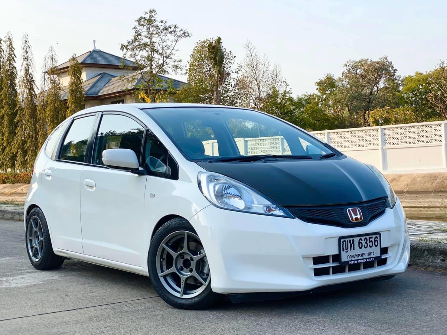 Honda Jazz GE ปี 2011 สีขาว (รูปที่ 9)