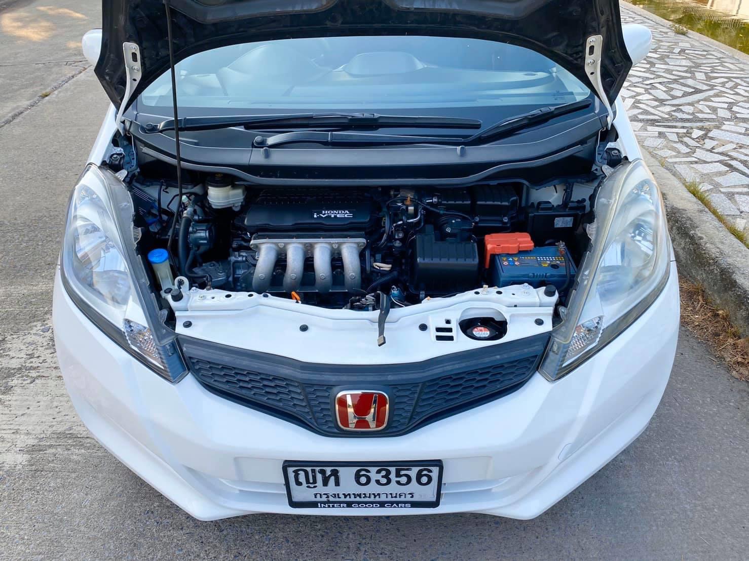 Honda Jazz GE ปี 2011 สีขาว (รูปที่ 16)