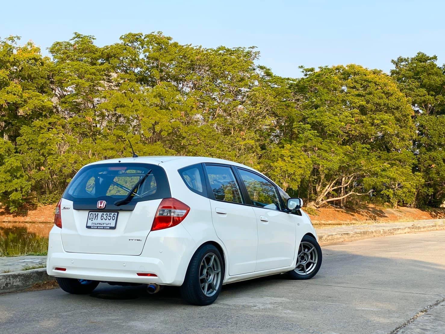Honda Jazz GE ปี 2011 สีขาว (รูปที่ 3)