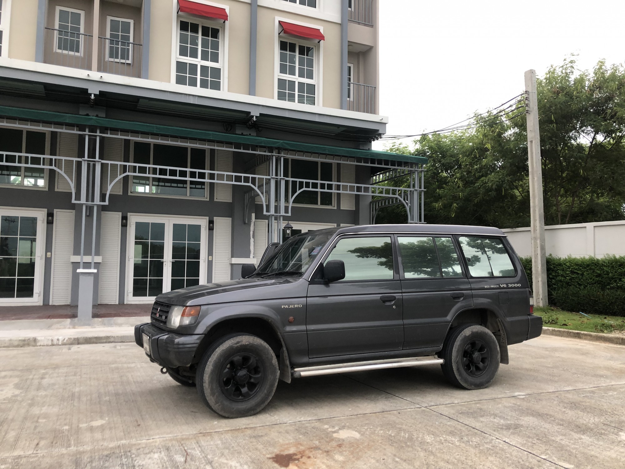 Mitsubishi Pajero Sport โชกุล 1999 ปีสีดำ (รูปที่ 10)