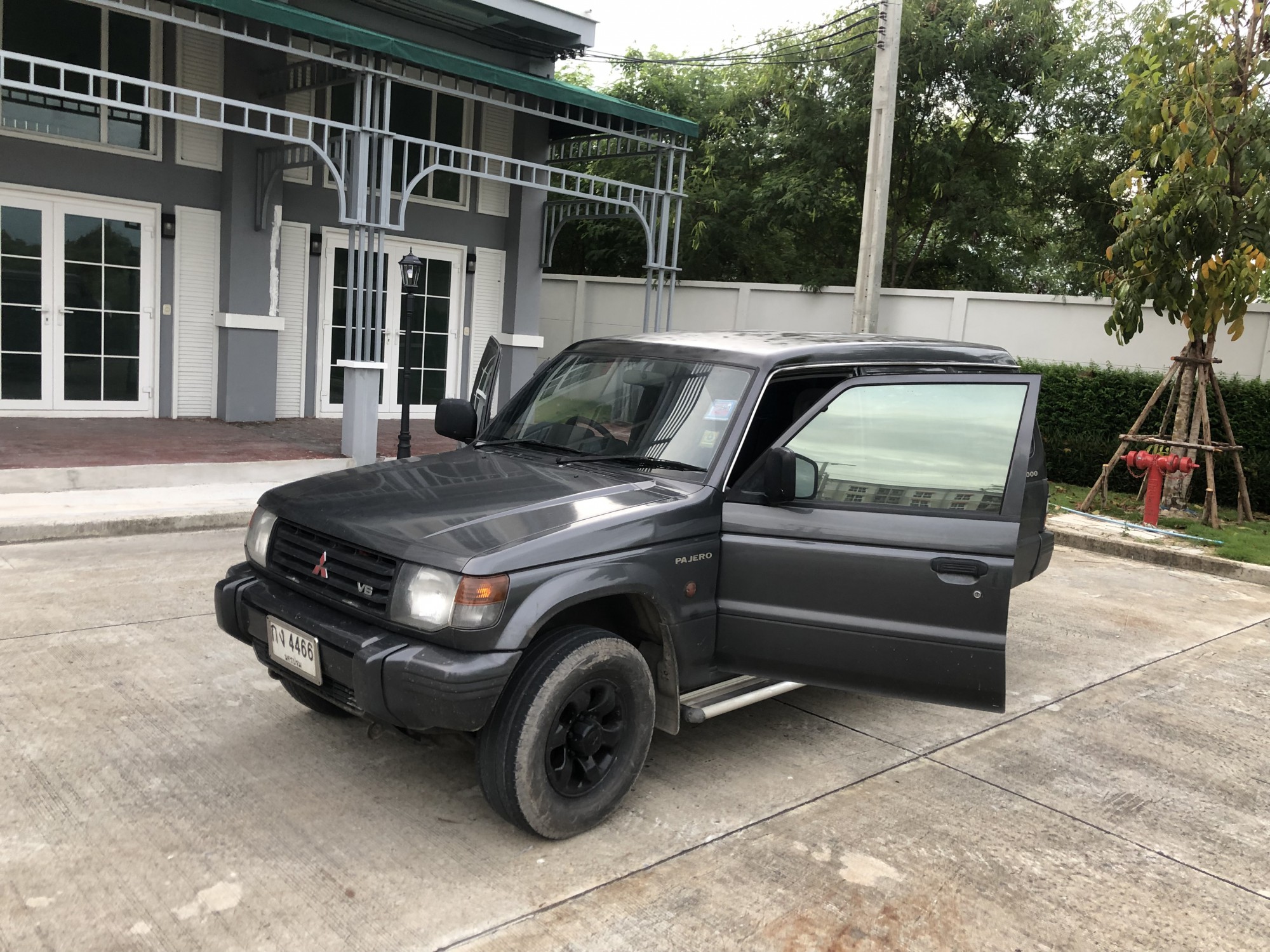 Mitsubishi Pajero Sport โชกุล 1999 ปีสีดำ (รูปที่ 8)