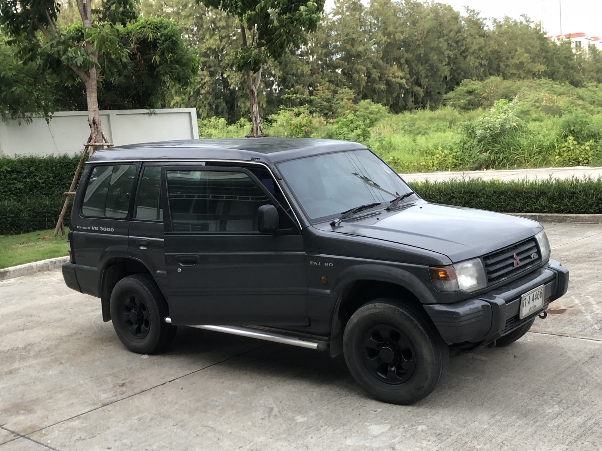 Mitsubishi Pajero Sport โชกุล 1999 ปีสีดำ (รูปที่ 11)