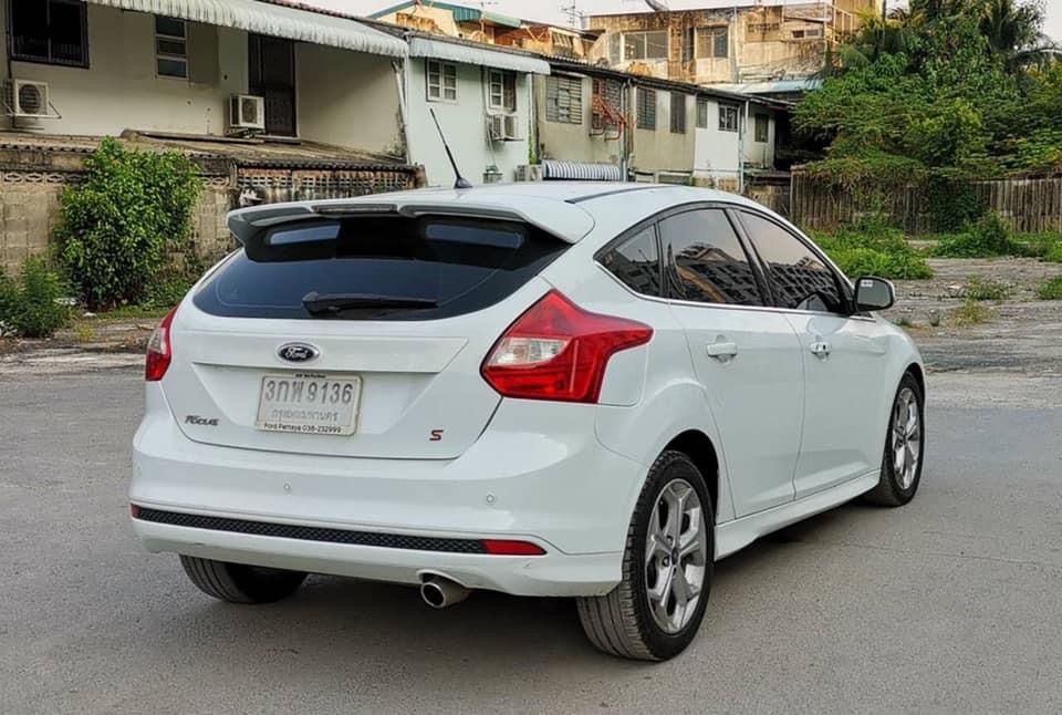Ford Focus ปี 2014 สีขาว (รูปที่ 4)
