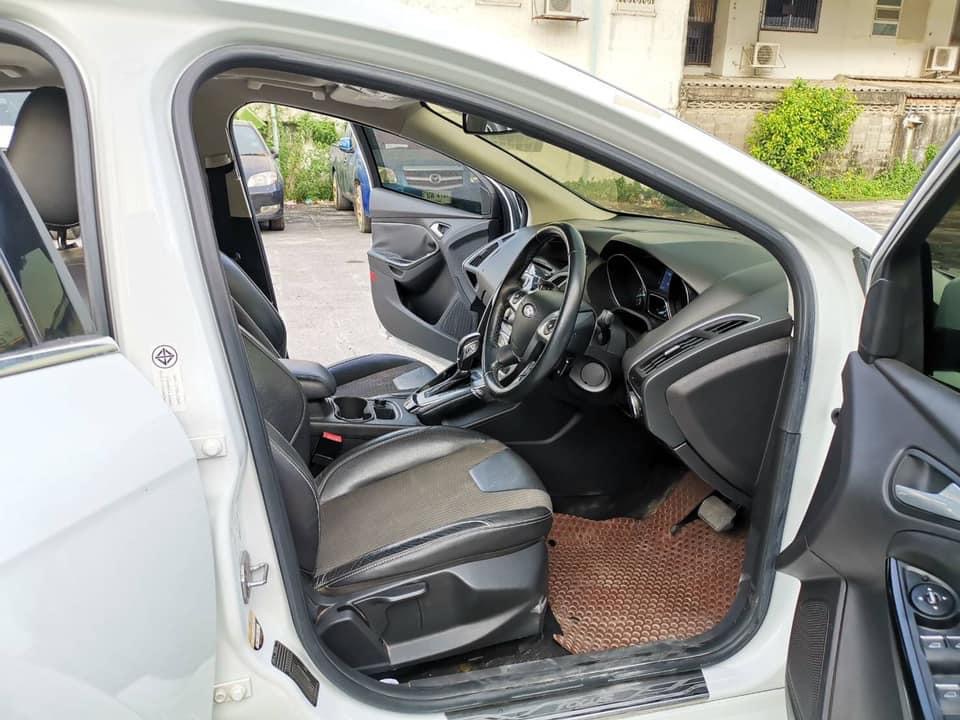 Ford Focus ปี 2014 สีขาว (รูปที่ 10)