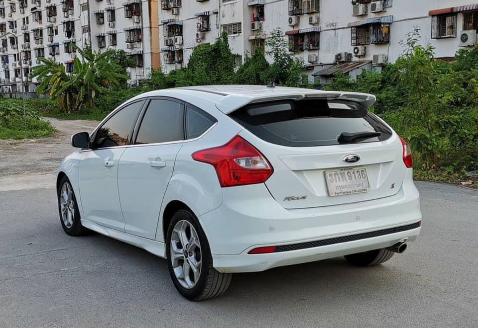 Ford Focus ปี 2014 สีขาว (รูปที่ 3)