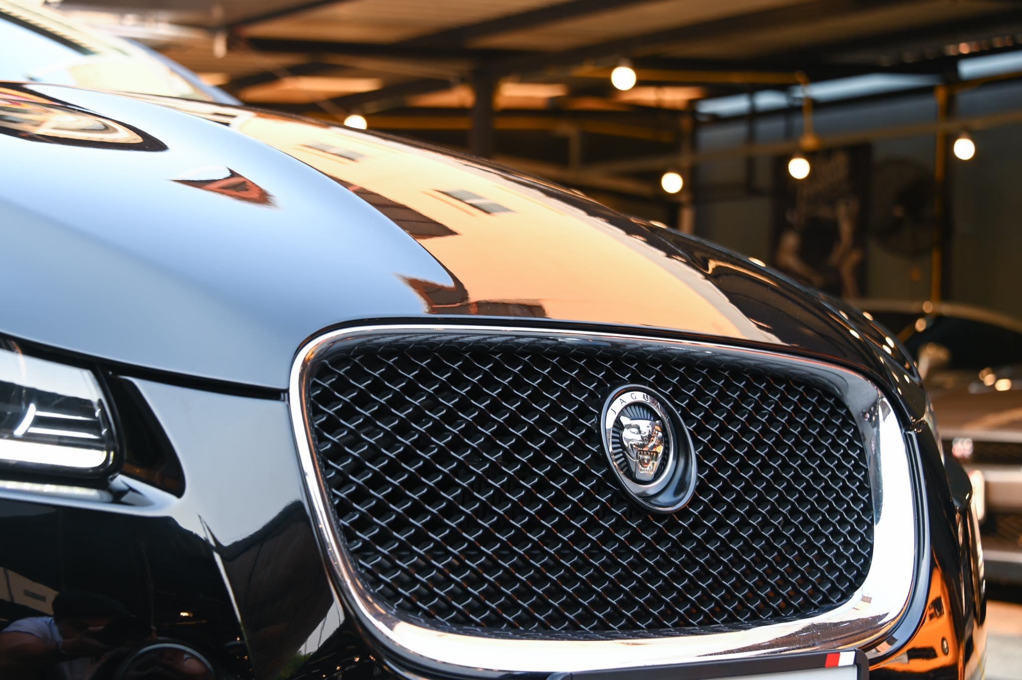 Jaguar XF 2013 สีดำ