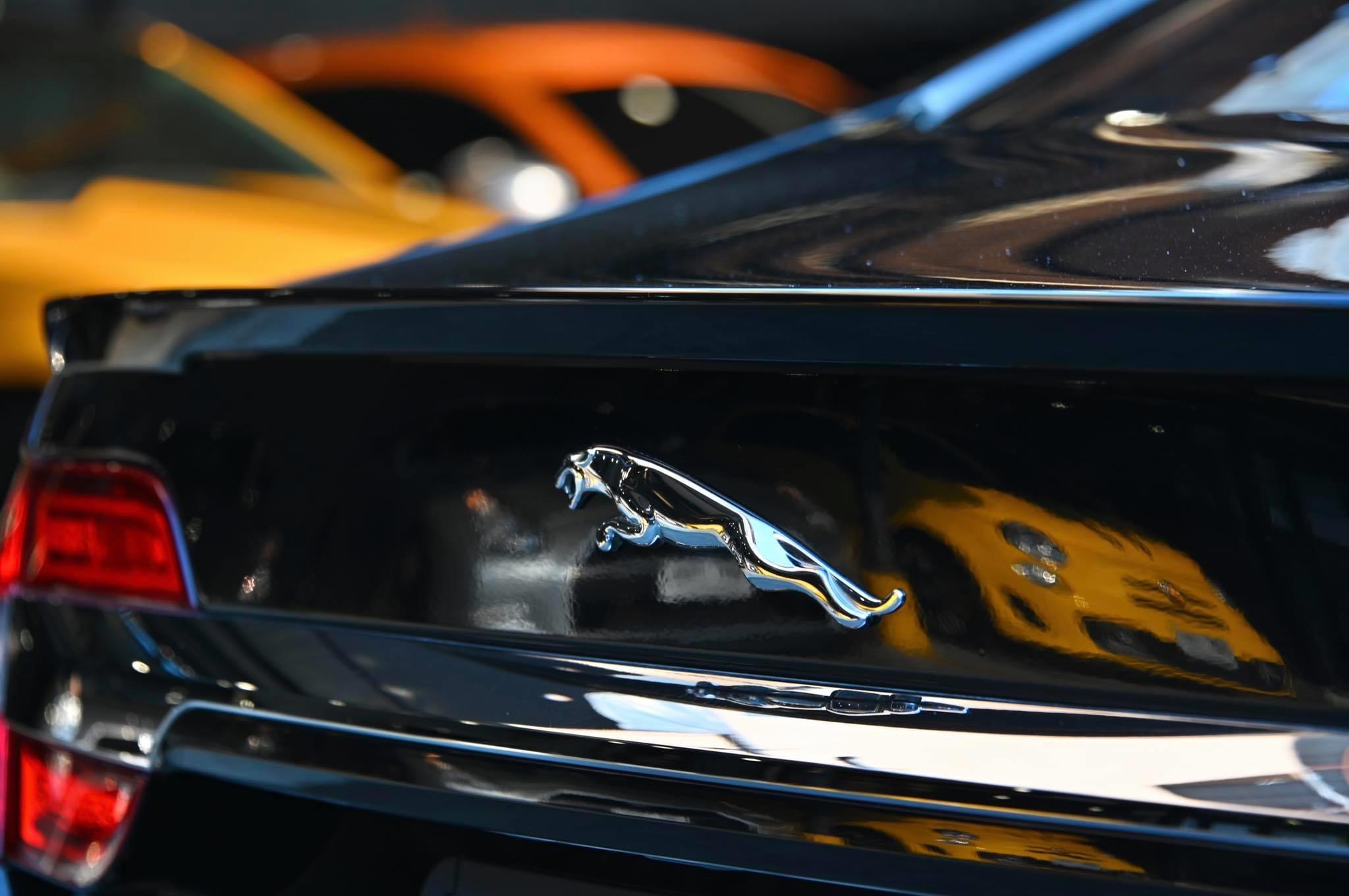 Jaguar XF 2013 สีดำ (รูปที่ 9)