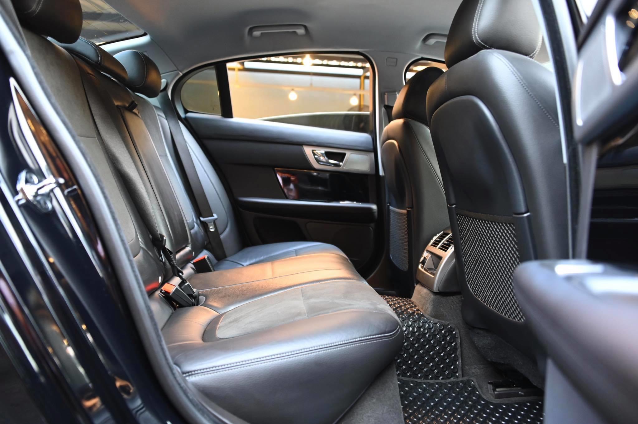 Jaguar XF 2013 สีดำ (รูปที่ 21)