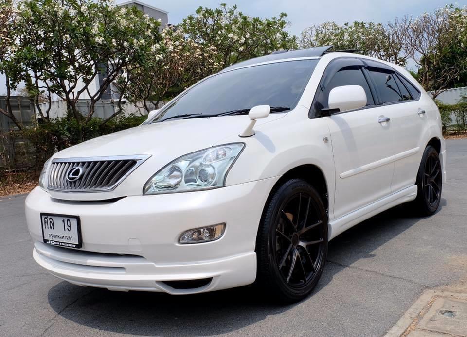 Toyota Harrier ปี 2010 สีขาว