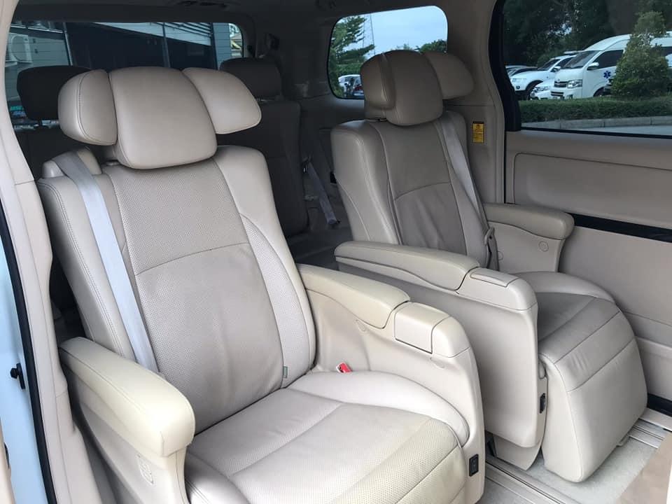 Toyota Alphard ปี 2014 สีขาว