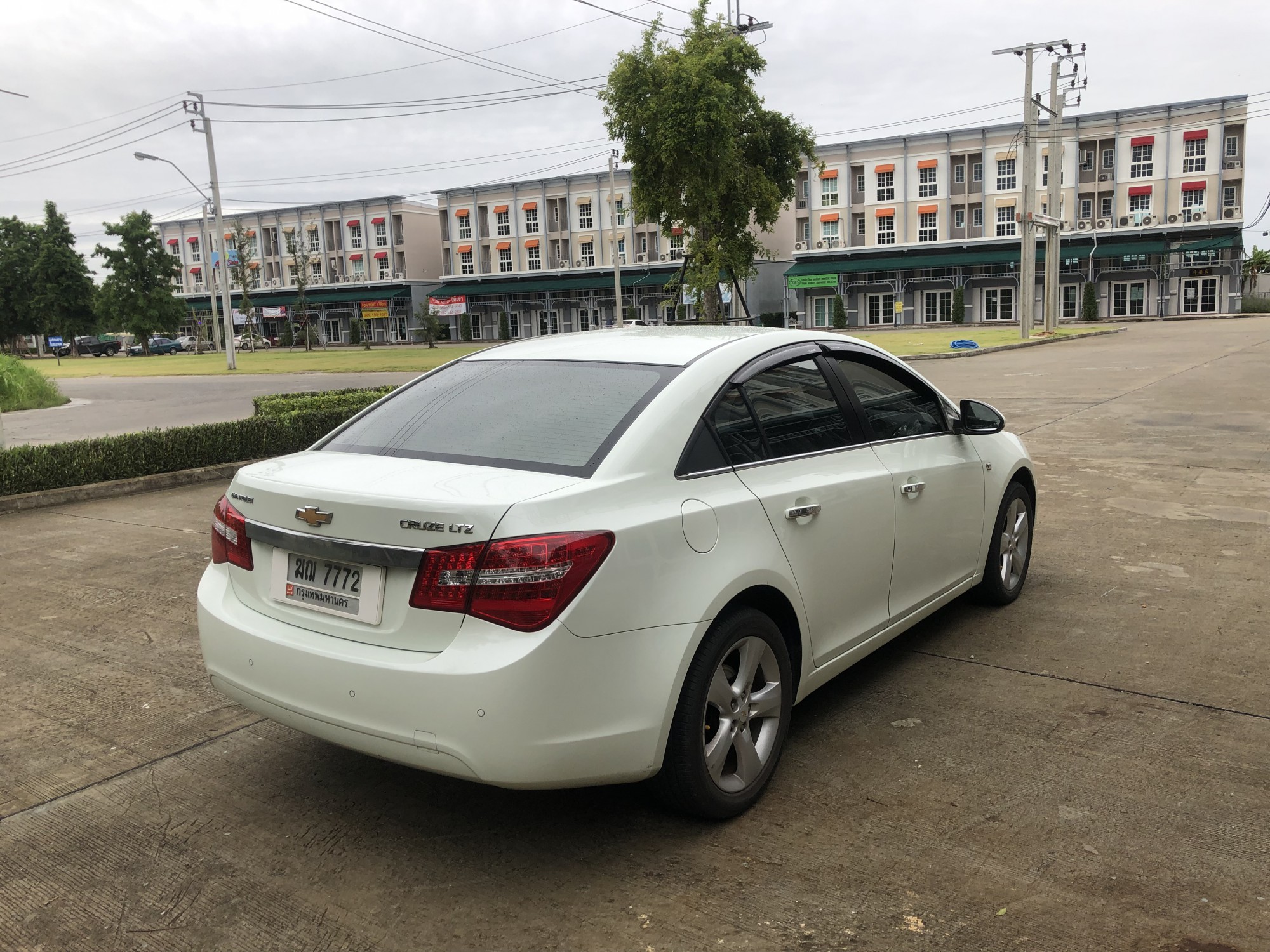Chevrolet Cruze ปี 2012 สีขาว (รูปที่ 8)